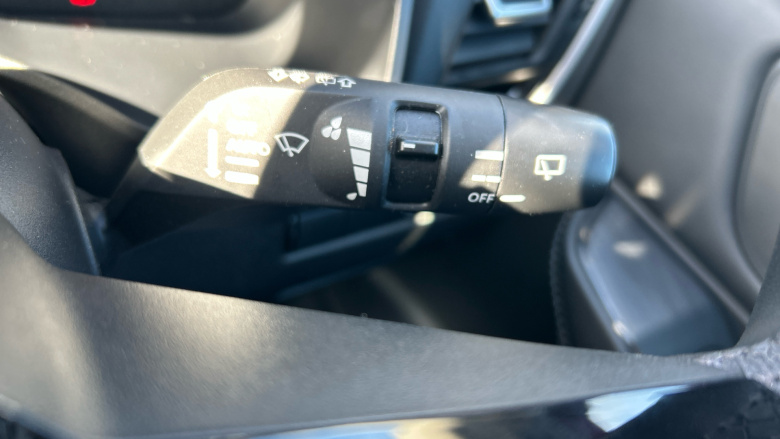 Nissan Qashqai 1.3 DiG-T MH N-Connecta 5dr Petrol Hatchback